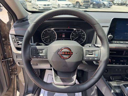Used 2025 Nissan Rogue SV w/ Rock Creek Premium Package AWD/4WD image 19