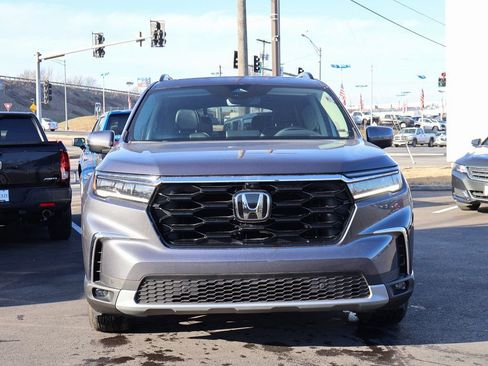 Used 2023 Honda Pilot Elite image 2