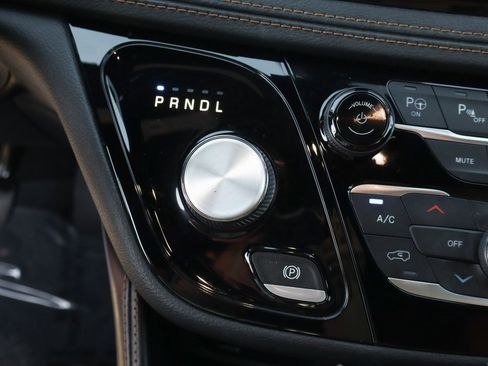 Used 2022 Chrysler Pacifica Pinnacle image 42