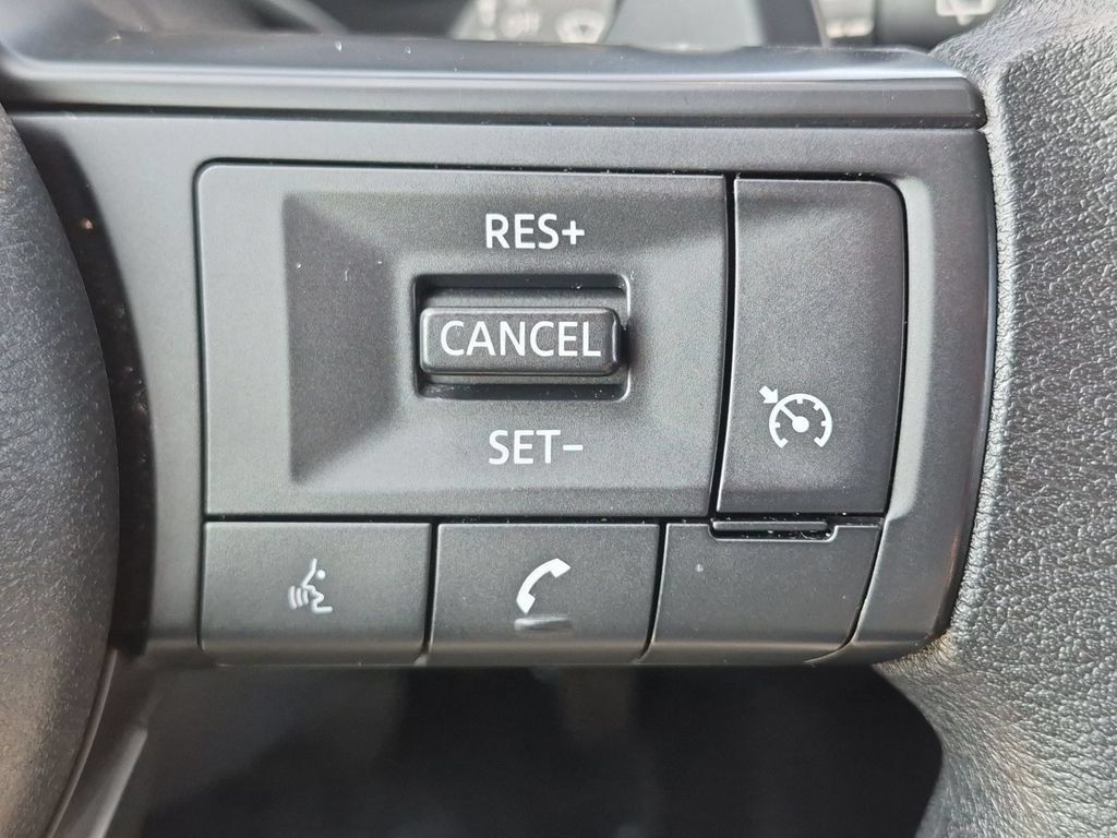 Used 2024 Nissan Rogue S AWD/4WD image 19