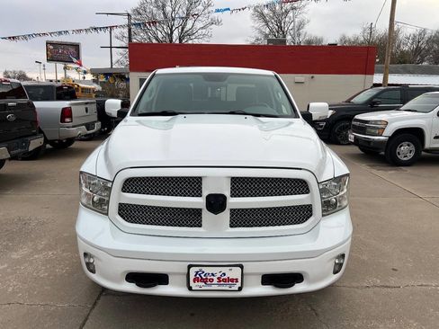 Used 2018 RAM 1500 SLT image 4