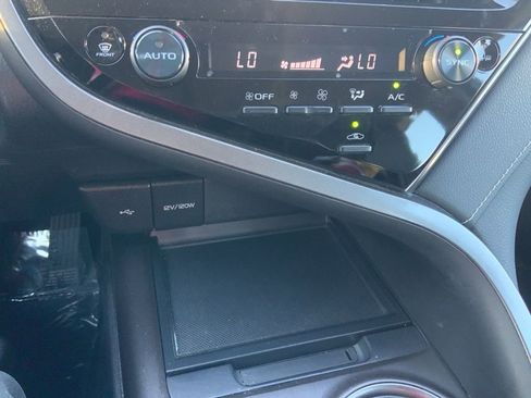 Used 2024 Toyota Camry SE w/ Cold Weather Package image 19