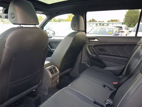 Certified 2023 Volkswagen Tiguan SE R-Line FWD image 7