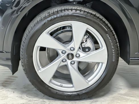 New 2025 Audi Q5 Premium Plus image 25