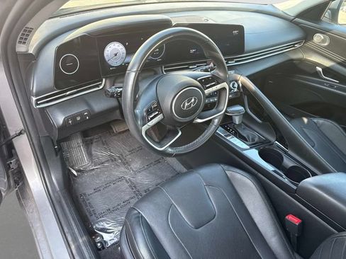 Used 2022 Hyundai Elantra Limited FWD image 13