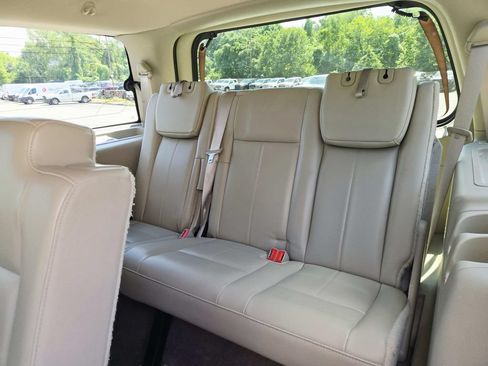 Used 2014 Ford Expedition XLT w/ Leather Seating Package AWD/4WD image 13