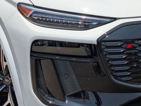 New 2027 Audi SQ6 e-tron Premium Plus AWD/4WD image 16