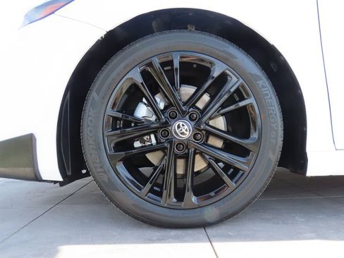 Used 2025 Toyota Camry SE image 29