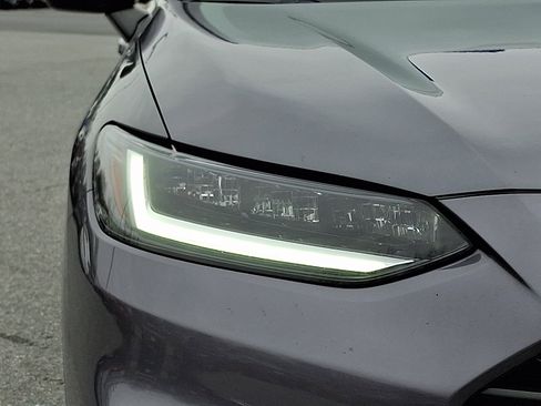 Used 2023 Honda HR-V LX image 9