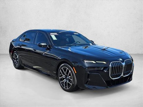 Certified 2023 BMW 740i RWD image 3
