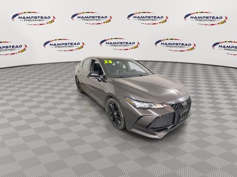 Used 2020 Toyota Avalon XSE image 2
