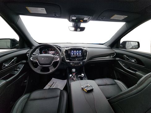 Used 2023 Chevrolet Traverse RS image 12