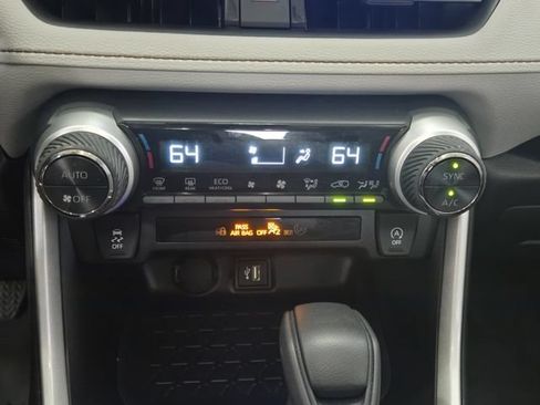 Used 2025 Toyota RAV4 XLE w/ Convenience Package FWD image 20