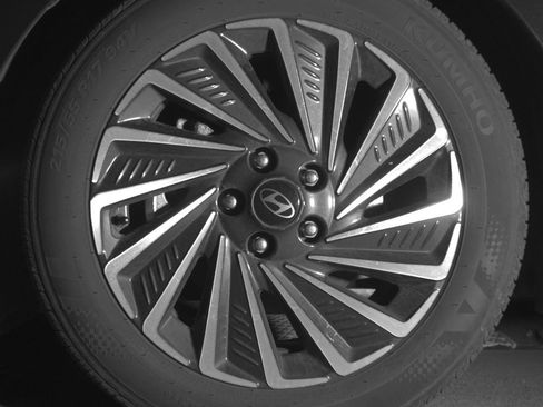 Used 2025 Hyundai Sonata SEL image 12