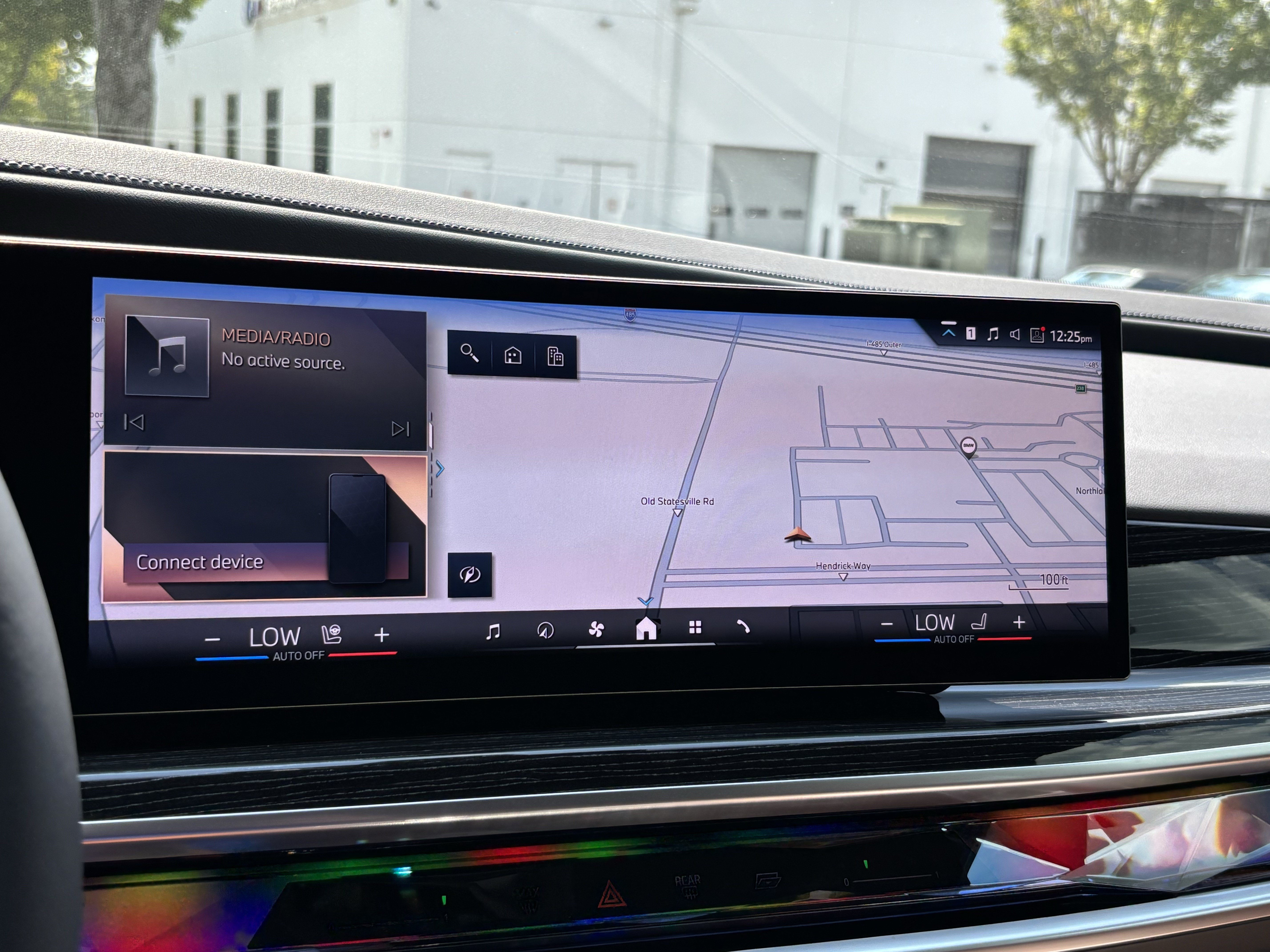 Certified 2025 BMW 750e xDrive w/ Executive Package AWD/4WD image 23