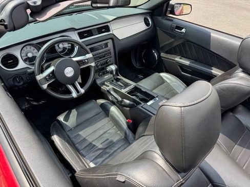 Used 2010 Ford Mustang Premium RWD image 49