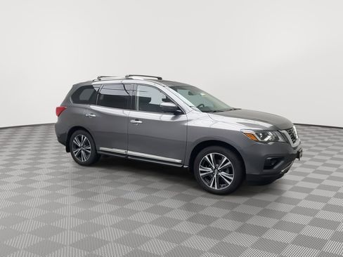 Used 2019 Nissan Pathfinder Platinum image 43