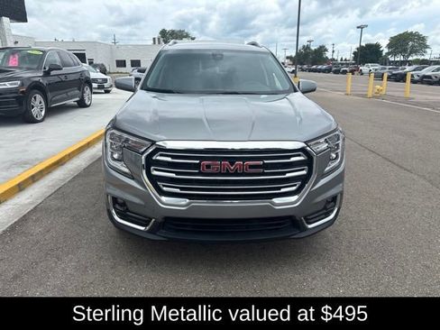 Used 2023 GMC Terrain SLT w/ LPO, Floor Liner Package FWD image 3