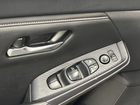Used 2024 Nissan Sentra SV FWD image 11