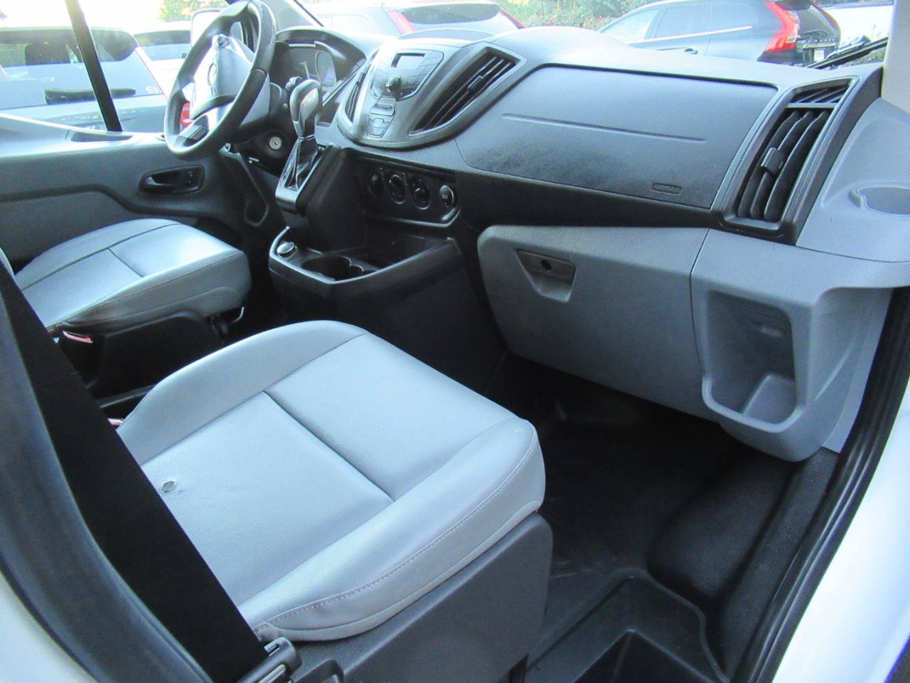 Used 2018 Ford Transit 250 130 Low Roof RWD image 20