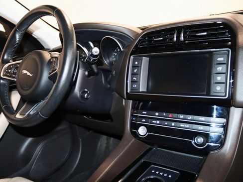 Used 2018 Jaguar F-PACE Prestige AWD/4WD image 59