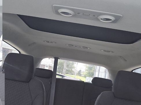 Used 2011 Chevrolet Traverse LT w/ Personal Connectivity Package FWD image 15