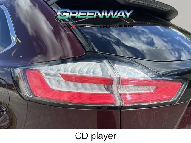 Used 2019 Ford Edge Titanium FWD image 8