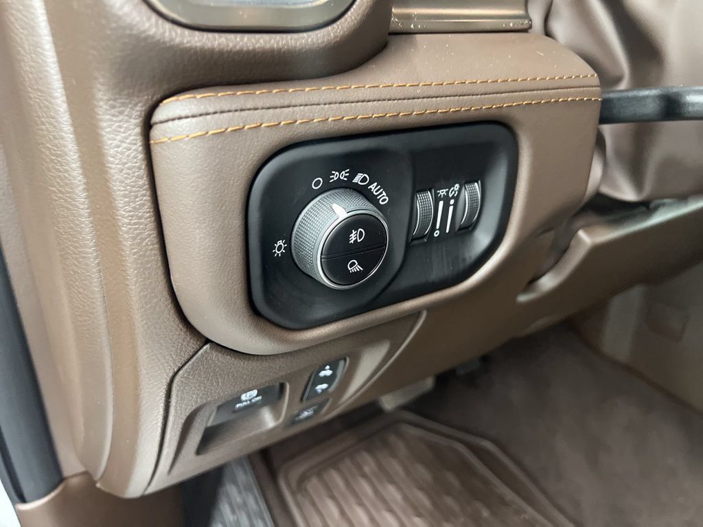Used 2026 RAM 1500 Limited AWD/4WD image 17