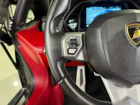 Used 2018 Lamborghini Aventador S image 32