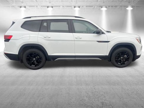 Used 2024 Volkswagen Atlas Peak Edition SE AWD/4WD image 5