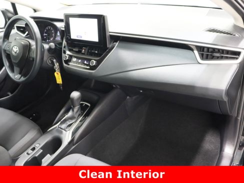 Used 2025 Toyota Corolla LE image 32