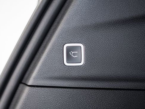 New 2026 Chrysler Pacifica Pinnacle image 9