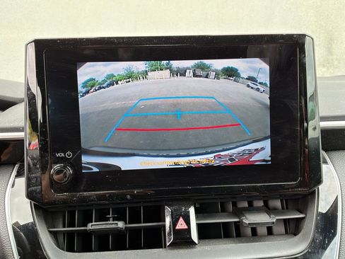 Used 2024 Toyota Corolla SE image 29