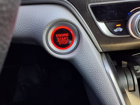 Certified 2020 Honda Accord LX image 10