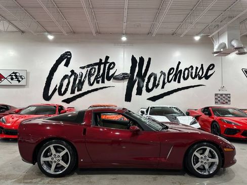 Used 2007 Chevrolet Corvette Coupe w/ Preferred Equipment Group RWD image 9