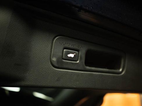 Used 2024 Honda Pilot Touring image 8