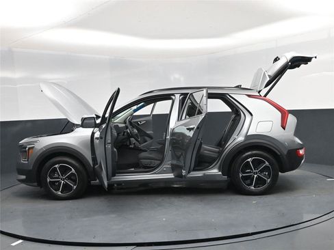 New 2026 Kia Niro EX image 39