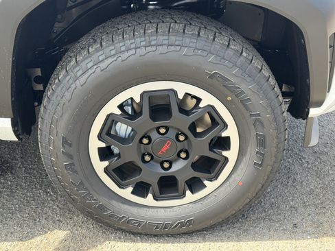 New 2026 Toyota 4Runner TRD Off-Road Premium AWD/4WD image 15