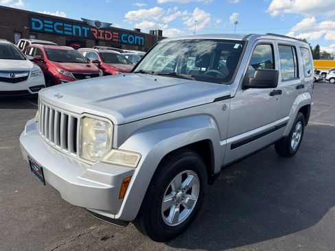 Used 2011 Jeep Liberty Sport AWD/4WD image 7