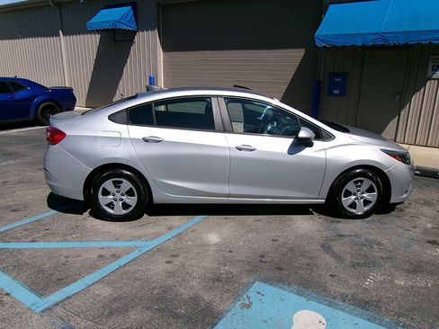 Used 2017 Chevrolet Cruze LS image 6