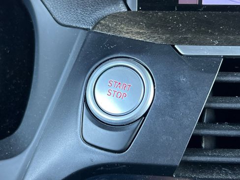 Used 2020 BMW X3 xDrive30e image 29