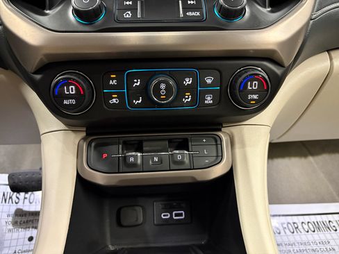 Used 2023 GMC Acadia Denali AWD/4WD image 12