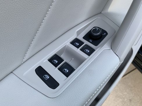 Used 2024 Volkswagen Tiguan SE R-Line image 15