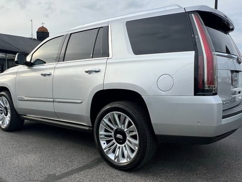 Used 2020 Cadillac Escalade Platinum image 4