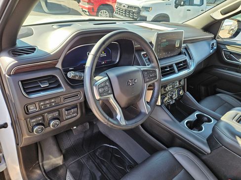 Used 2023 Chevrolet Tahoe Z71 w/ Z71 Off-Road Package AWD/4WD image 13