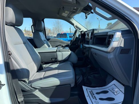Used 2023 Ford F250 XL w/ FX4 Off-Road Package image 11