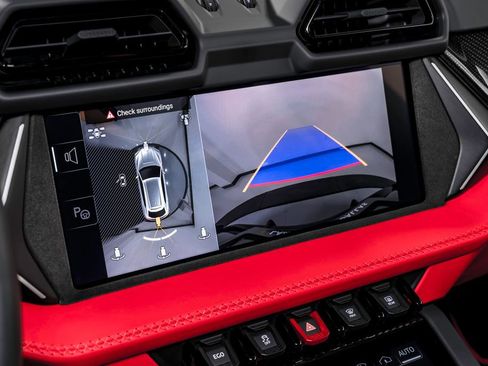 Used 2025 Lamborghini Urus SE image 27