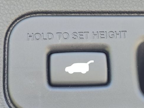 Used 2025 Honda Pilot Elite image 25
