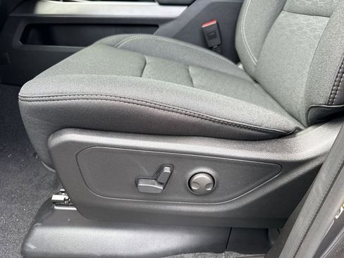 New 2026 RAM 1500 4x4 Crew Cab image 22