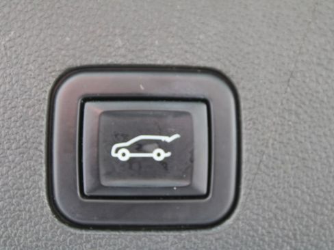 Used 2022 Chevrolet Tahoe LT w/ LT Signature Package RWD image 12